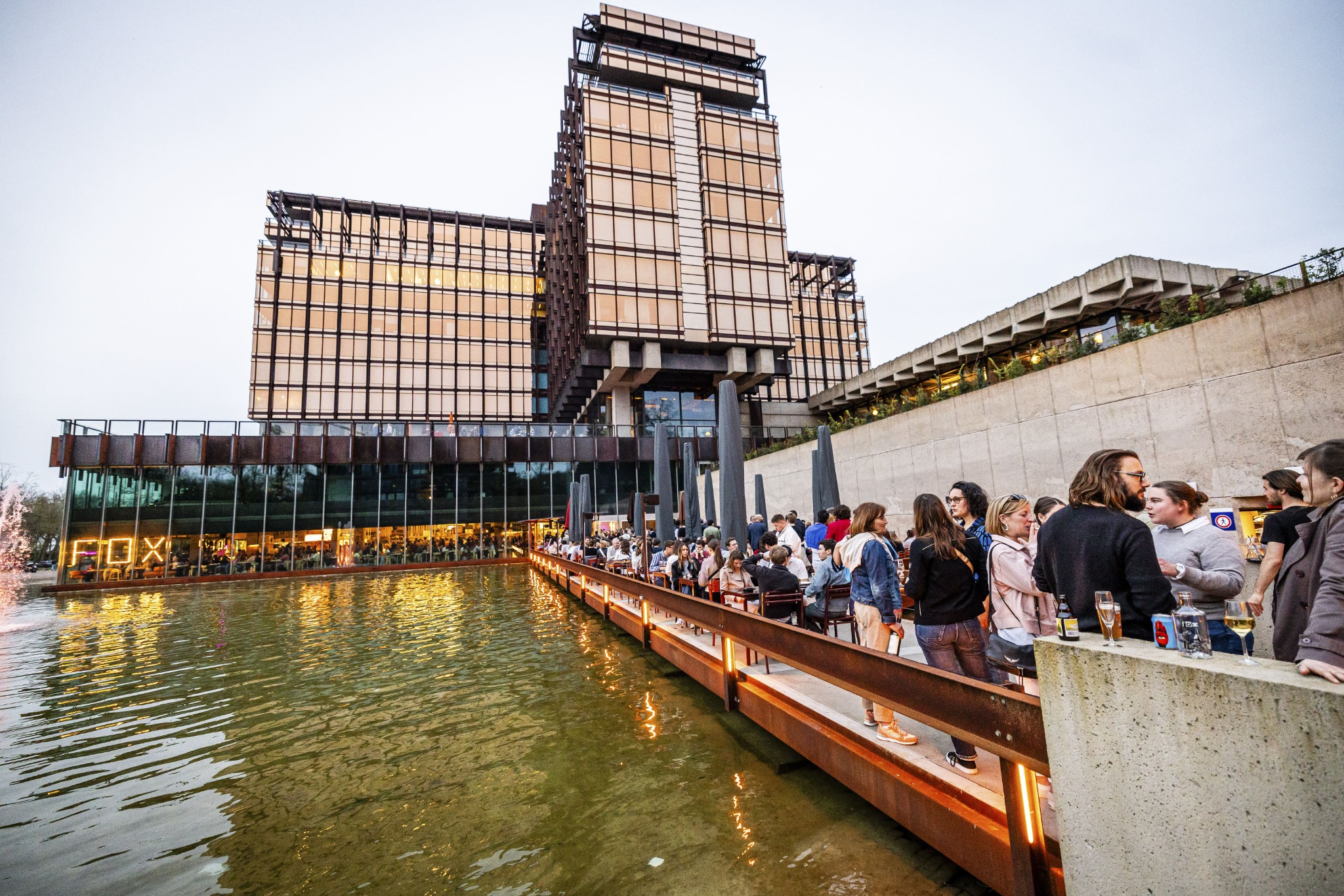 FOX Brussels food market and terrace